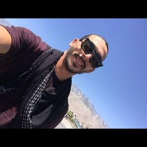 Meet your Posher, Jhonathan